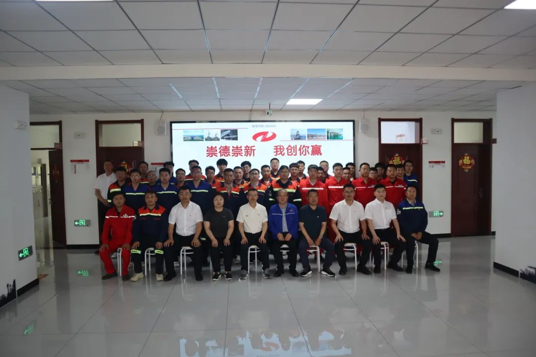 鄭炳旭董事長一行赴雪峰科技、宏大爆破新疆區域公司調研指導工作