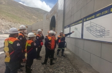 廣東宏大黃曉冰、黃錦泉一行赴宏大爆破西藏多地項目調研檢查